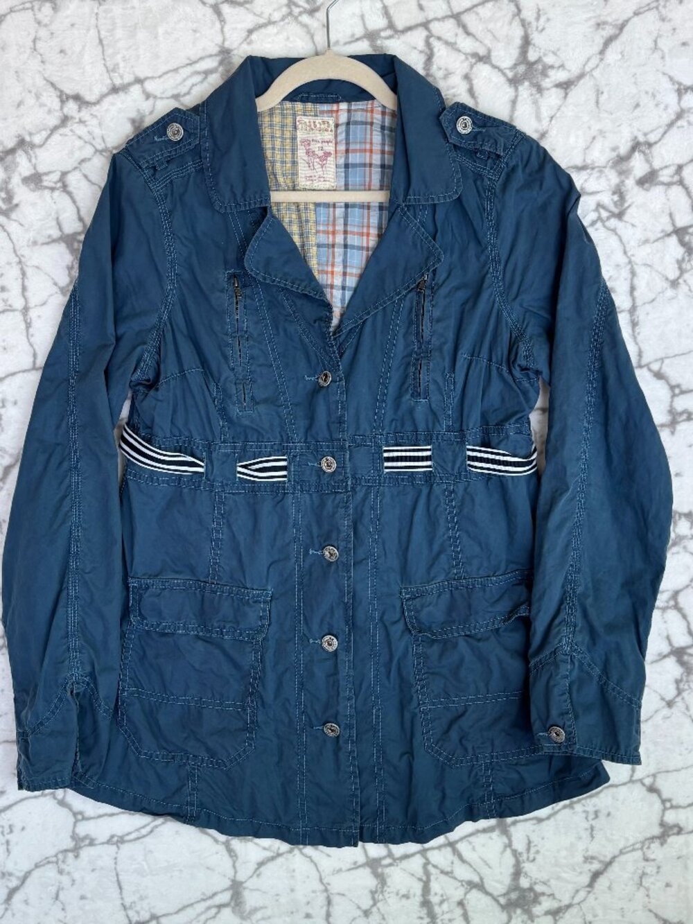 FREE PEOPLE Shirt Jacket Women's Size 12 Denim Blue Adjustable Back Straps Ltwt